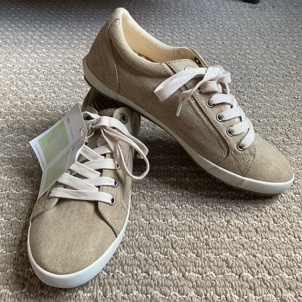 toas Canvas Sneakers